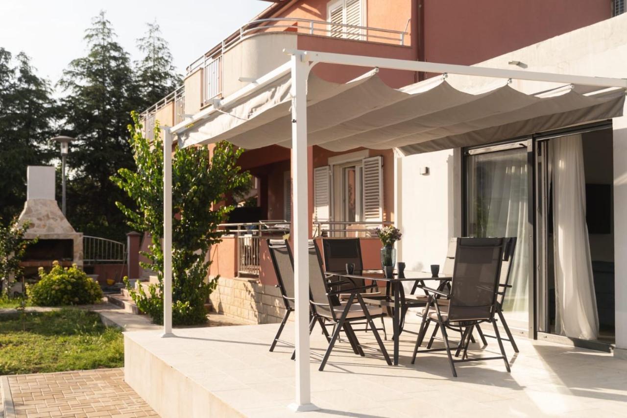 Apartmani Carmen Bibinje Exterior photo